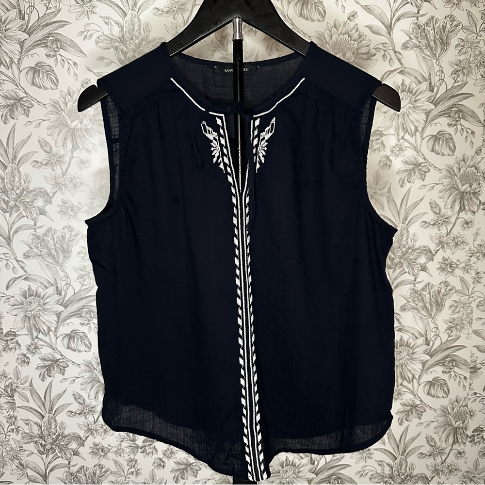 Banana Republic Embroidered Split Neck Boho Sleeveless Peasant Blouse Small